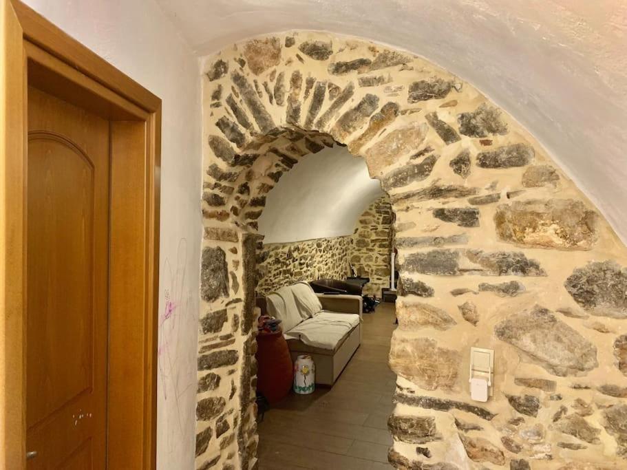 Medieval House Mesta Bagian luar foto